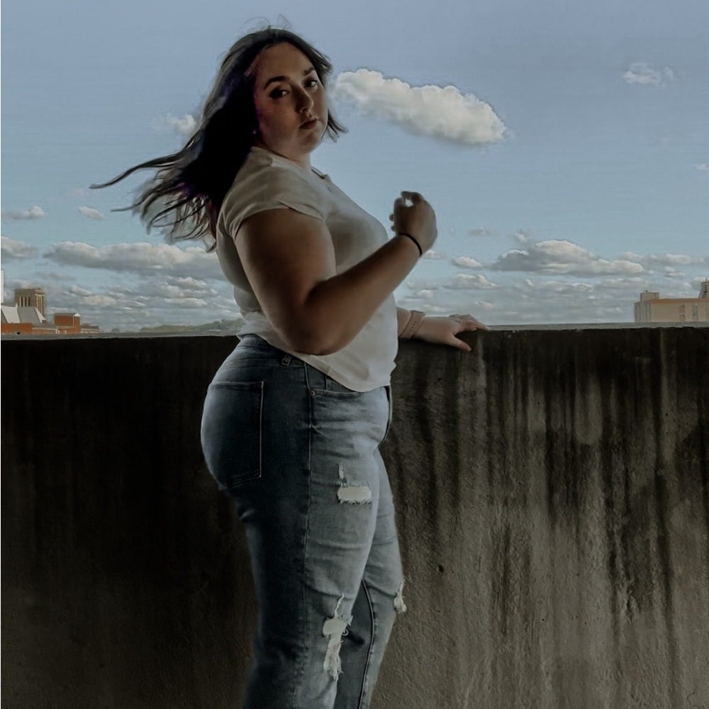 Meet your Posher, Emily